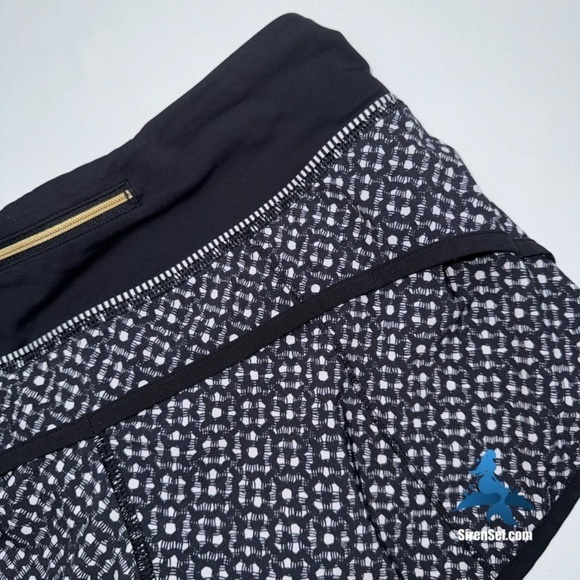 1047 lululemon Run: Speed Short - Size 4 - Black/White Dottie Eyelet Pattern - Picture 9 of 15